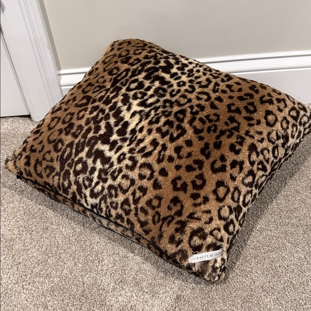 Giraffe at Home Luxe Espresso Leopard Throw Pillows 17" x 17"  EUC